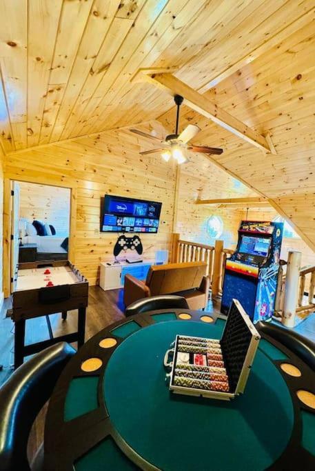 ピジョンフォージ New! Indoor Pool/Ps 5/Hot Tub/Parkwayヴィラ エクステリア 写真